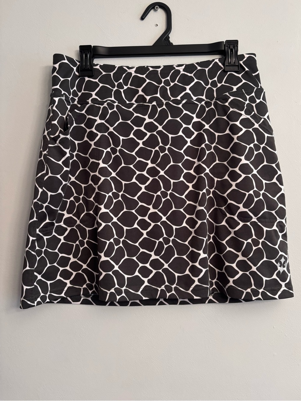Jofit Black and White Giraffe-Print Skort